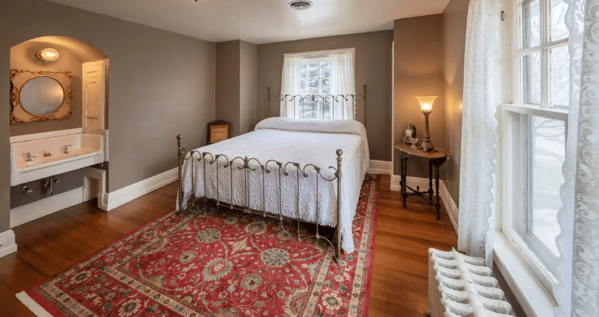 Bedroom inside the Perry Mansion