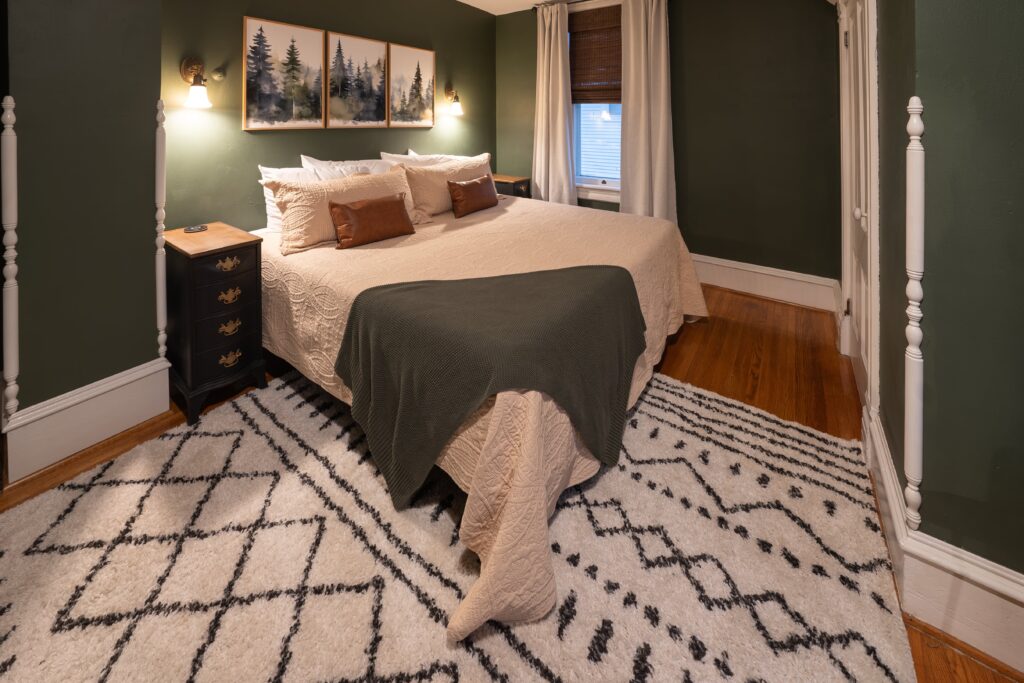 Bedroom in the Victorian Hideaway, Sioux Falls